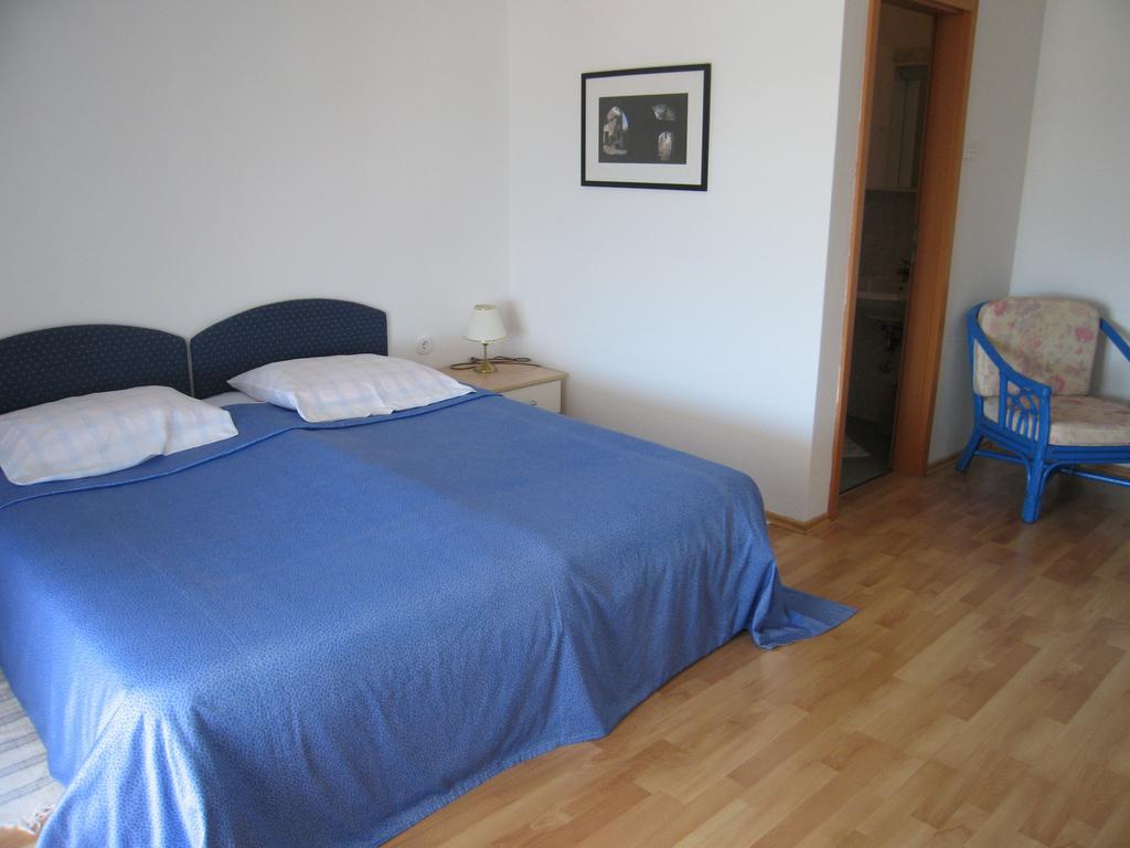 Guest House Zimmer F1 Pula Pokoj fotografie