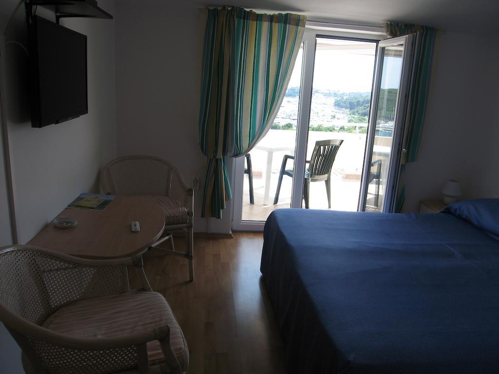 Guest House Zimmer F1 Pula Exteriér fotografie